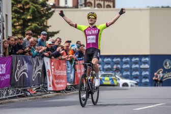 „Das Rennen hier ist der Hammer“: Deutscher U-23-Meister gewinnt 46. Erzgebirgsrundfahrt - Eike Behrens aus Hamburg ist Gewinner der 46. Erzgebirgsrundfahrt.