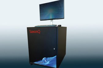 Das sind die besten Start-ups Sachsens: Vom Supercomputer bis hin zum barrierefreien Hochbeet - Der Gewinner: Das Leipziger Start-up SaxonQ hat einen mobilen Quantencomputer entwickelt, der nicht größer als ein Weinkühlschrank ist, kaum störanfällig ist und keine Kühlung benötigt.