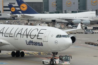 Das sind die schlechtesten Airlines Europas - Die Lufthansa ist ein Schwergewicht im europäischen Luftverkehr und fliegt auch oft Leipzig/Halle und Dresden an. Deren Passagiere klagen aber häufig über Verspätungen der Airline mit dem Kranich.