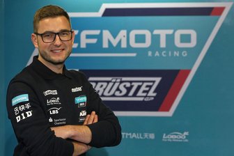 Das steckt hinter dem Aus von PrüstelGP in der Motorrad-WM - Florian Prüstel, Teamchef des Sachsenring-Rennstalls, musste das WM-Aus verkünden.