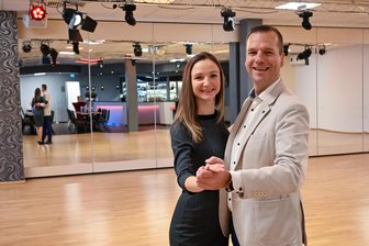 Das Tanzen rettete ihm vermutlich das Leben: Limbacher Tanzlehrer ist Unternehmer des Jahres 2024 - Isabell und Christoph Böhm betreiben seit drei Jahren die Tanzschule Böhm in Limbach-Oberfrohna. Nun wurden sie als Unternehmer des Jahres 2024 ausgezeichnet.