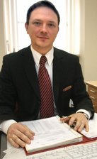 "Das Thema Steuern ist für viele ein rotes Tuch" - 
              <p class="artikelinhalt">Thomas Schramm, Leiter der Sparkassen-Filiale in Schneeberg.</p>
              <p class="artikelinhalt" />
            