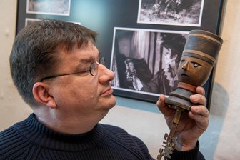 Das Unterrichtsfach Heimatkunde erlebt sein Comeback: Spurensuche in Wiederau - Michael Kreskowsky gibt das Fach Heimatkunde bei Kultur in der Kapelle in Wiederau.