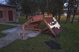 „Das war eine idiotische Handlung“: Gerichtsurteil gegen Jugendliche nach Vandalismus in Geringswalde - Drei Jugendliche hatten im Herbst den Rastplatz „Bahnwärterhäuschen“ in Geringswalde verwüstet und zerstört. Nun standen sie deswegen vor Gericht.