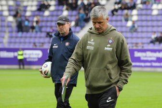 „Das waren lustlose Auftritte": Das sagen Fans zum Trainer-Rauswurf bei Erzgebirge Aue - Nach dem Fehlstart ins Jahr 2026 muss Jens Härtel gehen.
