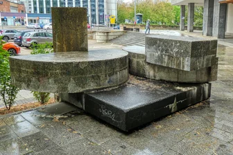 Das Werk der Woche: "Konstruktive Plastik/Teilung" in Chemnitz - "Konstruktive Plastik/Teilung" von Karl Clauss Dietel in Chemnitz.