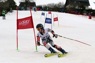 Das Wunder von Pobershau: Alpine-Nachwuchs genießt trotz Schneemangels die Erzgebirgsspiele - Hinter Vereinskollege Lennard Seering erkämpfte Anton Seubert vom TSV 1872 Pobershau in der männlichen U-18-Konkurrenz den 2. Platz.