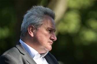 „Das zeigt, wie diese Leute denken“: Weshalb der Gedenkstättenleiter von Buchenwald vor Wahl der AfD warnt - „Positive Bezüge zum Nationalsozialismus“: Jens-Christian Wagner, Leiter der Gedenkstätte Buchenwald, über die AfD.