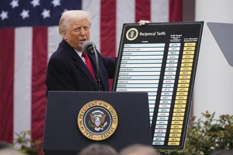 Das Zollpaket und seine fatalen Folgen: Trump ist ein beratungsresistenter Überzeugungstäter - US-Präsident Donald Trump spricht während einer Veranstaltung zur Ankündigung neuer Zölle im Rosengarten des Weißen Hauses.