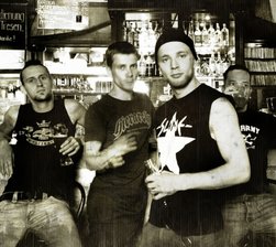 Das Zwönitztal rockt für Toleranz und Demokratie - 
              <p class="artikelinhalt">Zu den fünf Bands, die es am Samstagabend in der Zwönitztalhalle rocken lassen wollen, gehört Krieger aus Dresden. </p>
            