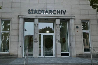 Das Zwickauer Stadtarchiv öffnet nach Umzug im historischen Sparkassengebäude - Das Stadtarchiv Zwickau öffnet nach seinem Umzug am 7. Oktober wieder.