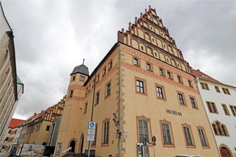 Dauerbaustelle Stadt- und Bergbaumuseum Freiberg: Warum Besucher noch länger warten müssen - Das Stadt- und Bergbaumuseum Freiberg wird umgestaltet und modernisiert. Der Zwischenbau - Stadt und Museum sprechen vom Ergänzungsbau - sollte bereits zur Landesausstellung 2020 fertig sein.