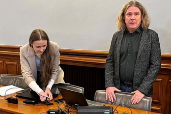 „Davidstern-Prozess“: Forensiker aus Mittweida ist stolz auf seinen Beitrag - Bei dem Prozess in Leipzig, in dem Sänger Gil Ofarim angeklagt war, hatte Professor Dirk Labudde (im Bild) als Gutachter ausgesagt.