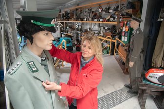 DDR-Museum in Süßebach startet am Sonntag in die Saison - Bettina Gröller hat zusammen mit weiteren Mitstreitern das DDR-Museum der Friedhold Bauer-Stiftung in Süßebach auf Vordermann gebracht. Am Sonntag startet das Museum in die Saison.
