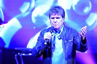 DDR-Star Frank Schöbel über deutsche Radiosender: Mancher wartet darauf „dass wir endlich tot sind“ - Frank Schöbel hat jüngst deutliche Kritik an Radiostationen geübt und gemutmaßt: „Manchmal habe ich die Vermutung, dass mancher darauf wartet, dass wir endlich tot sind.“