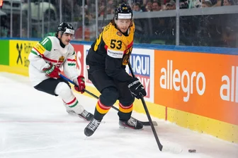 DEB-Team in Torlaune: Hoffnung auf das Viertelfinale steigt - Für NHL-Star Moritz Seider und die Eishockey-Nationalmannschaft gibt es bei der WM in der Schweiz erstmals drei Punkte.