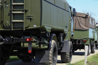 Debatte um historischen Militärkonvoi bei Freiberg - Der Konvoi bewegte sich hauptsächlich auf Nebenstraßen, fuhr ein kurzes Stück aber auch auf der Bundesstraße 101.