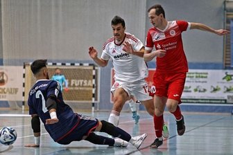 Debatte um Kriegsdienst kein Thema - Dmytro Sorokin (rechts) - hier im Heimspiel gegen Düsseldorf - ist einer von zahlreichen Ukrainern im Team des Futsal-Bundesligisten aus Hohenstein-Ernstthal.