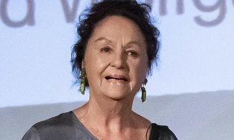 Luc Jochimsen (links) zusammen mit Sahra Wagenknecht und Wolfgang Joop bei einer Veranstaltung 2019 in Berlin.