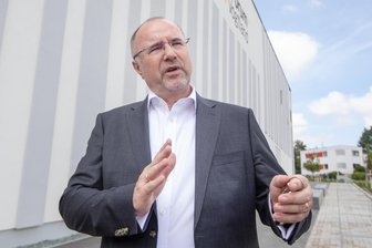 Debatte um Plauener Wirtschaftsausschuss: „Es ist doch wurst, was auf der Packung steht, wichtig ist der Inhalt“ - Plauens Oberbürgermeister Steffen Zenner (CDU).