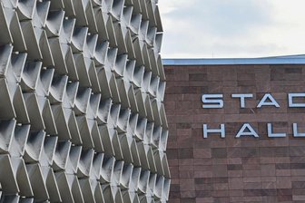 Debatte um Städtebau: Wie modern war der Osten? - Ein Austragungsort des Symposiums und zugleich Musterbeispiel der DDR-Moderne in Chemnitz ist der Stadthallen-Komplex. 