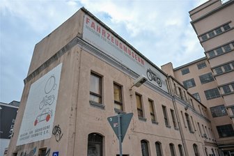 Debatte ums Parken von morgen in Hochgarage von gestern - Im Fahrzeugmuseum an der Zwickauer Straße in Chemnitz geht es am 12. September rund ums Parken in der der Zukunft.