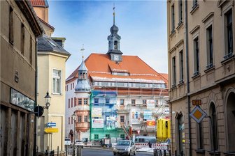 Debatte: Wie kann Oederan Energie sparen? - Der Rathauskomplex von Oederan wird seit Jahren saniert. Im Bürgersaal debattiert der Stadtrat darüber, wie die Stadt Energie sparen kann.