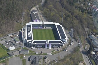 Debatte zum Erzgebirgsstadion: „Wir verschenken kein Geld“ - Es gibt nur Ja oder Nein: Rund 21 Millionen Euro hat der Bau des Erzgebirgsstadions in Aue gekostet, der Erzgebirgskreis übernahm davon 18,3 Millionen Euro. Nicht jeder unterstützt dieses Engagement für einen kommerziellen Verein.