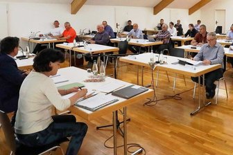 Debatten im Crimmitschauer Stadtrat bald per Mausklick - Die Crimmitschauer Stadträte tagen derzeit im Feuerwehrgerätehaus. 