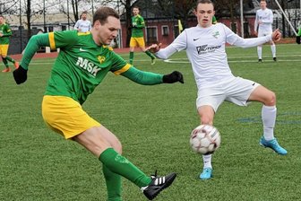 Debüt-Tor stellt die Weichen - Leo Pampel (rechts) erzielte gegen Germania Chemnitz seinen ersten Treffer für das Männerteam überhaupt. Der Mittelfeldspieler stammt aus dem eigenen Nachwuchs des SV Tanne.