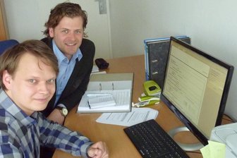 Dem Baby-Boom auf der Spur - Philipp Salzmesser (l.) und Andreas Reumann wollen untersuchen, was dafür ausschlaggebend war, dass in Freiberg in den vergangenen sechs Jahren mehr Kinder zur Welt gekommen sind.