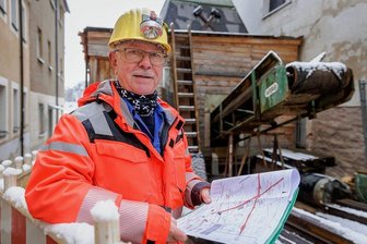 Dem Bergbau auf der Spur: Experte nimmt nach Jahrzehnten Abschied - Frank Rottluff vom Sächsischen Oberbergamt war jahrzehntelang gefragt, wenn Gefahren durch Folgen des Altbergbaus auftraten. Das Foto entstand in Annaberg, wo eine seit fast acht Jahren andauernde Sanierung unter Tage dem Ende entgegengeht. Der Experte konnte diese Arbeiten als Projektleiter fast noch bis zum Schluss koordinieren. Doch nun geht der Ehrenfriedersdorfer in den Ruhestand.