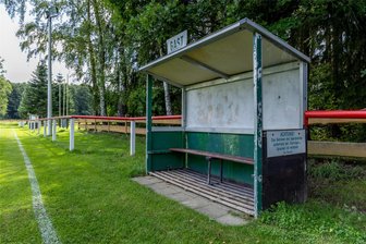 Dem Vandalismus in Reumtengrün soll Einhalt geboten werden - Auch auf dem Sportplatz hatten Randalierer ihr Unwesen getrieben. Die schlimmsten Schäden sind nun beseitigt.