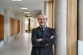 Demenz-Forscher jetzt Chefarzt an Psychiatrie im Vogtland - Prof. Peter Schönknecht leitet seit 1. April die Erwachsenenpsychiatrie am Sächsischen Krankenhaus Rodewisch.