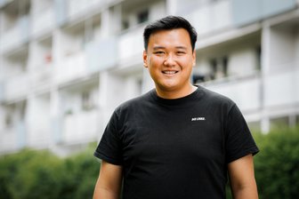 Demo bei AfD-Parteitag: Linken-Abgeordneter von Polizisten verletzt - Innenminister verspricht Aufklärung - Der Linken-Landtagsabgeordnete Nam Duy Nguyen wurde am Rande des AfD-Bundesparteitags in Riesa von Polizisten zusammengeschlagen.