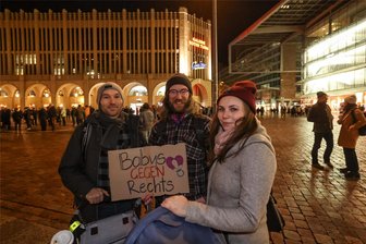 Demo gegen rechts: Darum gehen diese Chemnitzer auf die Straße - „Babys gegen rechts“: Marco Kuhnt, Sebastian und Julia Scheibner waren am Sonntag und Mittwoch bei den Demonstrationen gegen rechts und die AfD dabei.