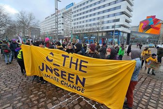 Demonstration zum weltweiten Klimastreik in Chemnitz - Die Demonstration zog vom Roten Turm zur Theaterstraße.