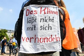 Demonstrationen verlaufen friedlich -            Schülerinnen und Schüler der Fridays for Future-Bewegung demonstrieren.