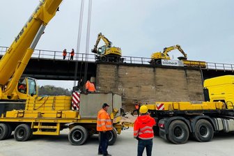 Demontage des alten Eisenbahnviadukts in Schwarzenberg hat begonnen - 