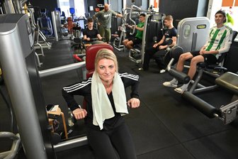 Den inneren Schweinehund austricksen: Das raten Fitnessexperten aus dem Erzgebirge - In Fitnessstudios des Erzgebirges wurde am Wochenende ordentlich geschwitzt – mittendrin auch Nadine Dittmann (40) aus Thalheim.