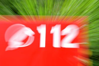 Denkbar knapper Stadtratsbeschluss in Plauen zu gemeinsamer Ortsfeuerwehr Straßberg-Neundorf - Wer diese Nummer wählt, ruft die Feuerwehr. In Straßberg könnte es bald länger dauern, bis diese anrückt.