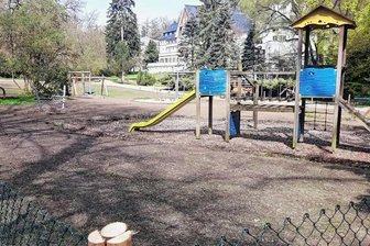 Denkmalschutz entscheidet über Zaunbau - Damit der Rasen anwächst, wurde der Platz derzeit provisorisch eingezäunt.