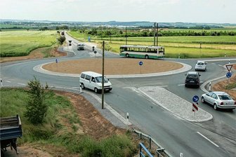 Dennheritz: Mopedfahrerin bei Unfall verletzt - In diesem Kreisverkehr ereignete sich der Unfall. 