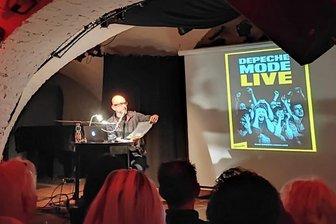 Depeche Mode-Biograf: „Fans im Vogtland sind genauso verrückt wie überall auf der Welt“ - Hatte viel Spaß in Plauen: Depeche Mode-Biograf Sascha Lange war jetzt zum dritten Mal im Malzhaus zu Gast.
