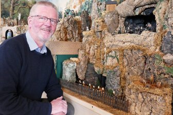 Depotleiter sagt Adieu: Mit der Gelenauer Weihnachtsschau endet eine Ära - Diesen Weihnachtsberg, den Michael Schuster schon als Kind bei einem Freund bestaunte, konnte der Depotleiter in die Ausstellung integrieren.