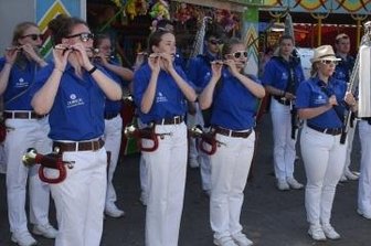 Der 41. Schuss holt den Vogel runter - Der Spielmannszug aus Lommatzsch sorgte für Unterhaltung.