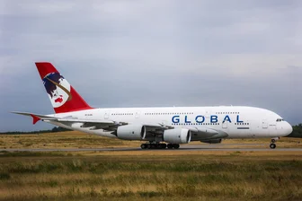 Der A380 von Global in Dresden: Warum war das größte Passagierflugzeug der Welt in Sachsen? - Nach der Wartung ist der A380 der Global Airlines am Mittwoch vom Flughafen Dresden aus in Richtung Frankreich gestartet.