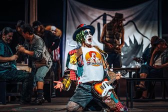 „Der Bajazzo“ verwebt Kunst und Realität auf der Chemnitzer Opernbühne -