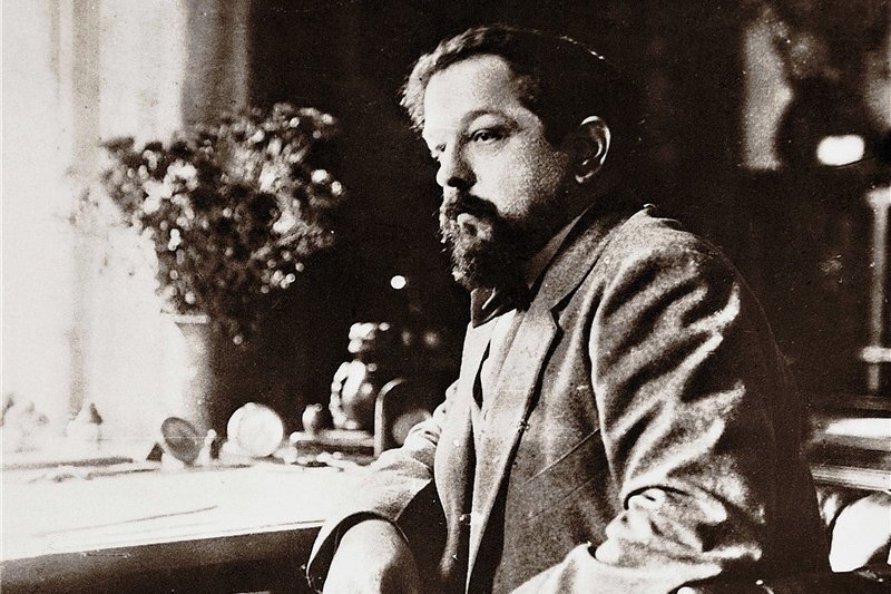 Der behutsame Revolutionär - Claude Debussy wies der Musik des 20. Jahrhunderts in ganz wesentlicher Hinsicht die Richtung. Bis heute hat sein kompositorisches Werk Gültigkeit und findet sein Publikum nicht nur im aktuellen Jubiläumsjahr.