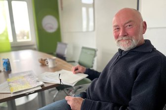 Der Chemnitzer Karikaturist und die Kirche: „Will mich noch mehr damit beschäftigen“ - Steffen Jacob ist seit Jahrzehnten Karikaturist.